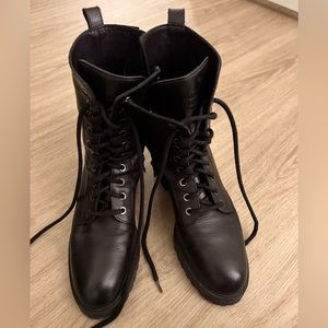 Massimo Dutti Booties.